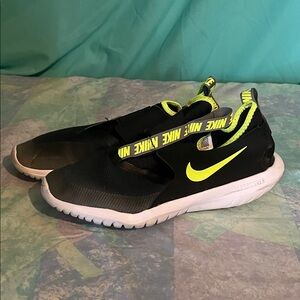 Nike Black and Neon Yellow Green Slip-On Shoes Flexrunner 6.5Y